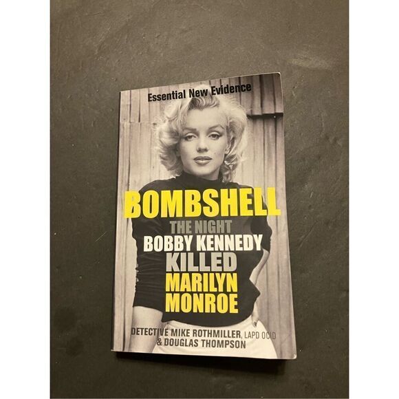 Bombshell A Book About Marilyn Monroe - Picture 1 of 8